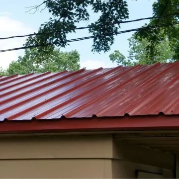 Renovácia lakovanej plechovej strechy - urobte to správne!